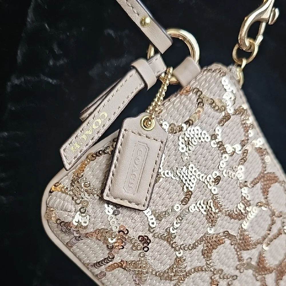 Coach Gold Sequin Wristlet NWT with Signature Monogram With Coach Box✨️✨️✨️ - Picture 5 of 11